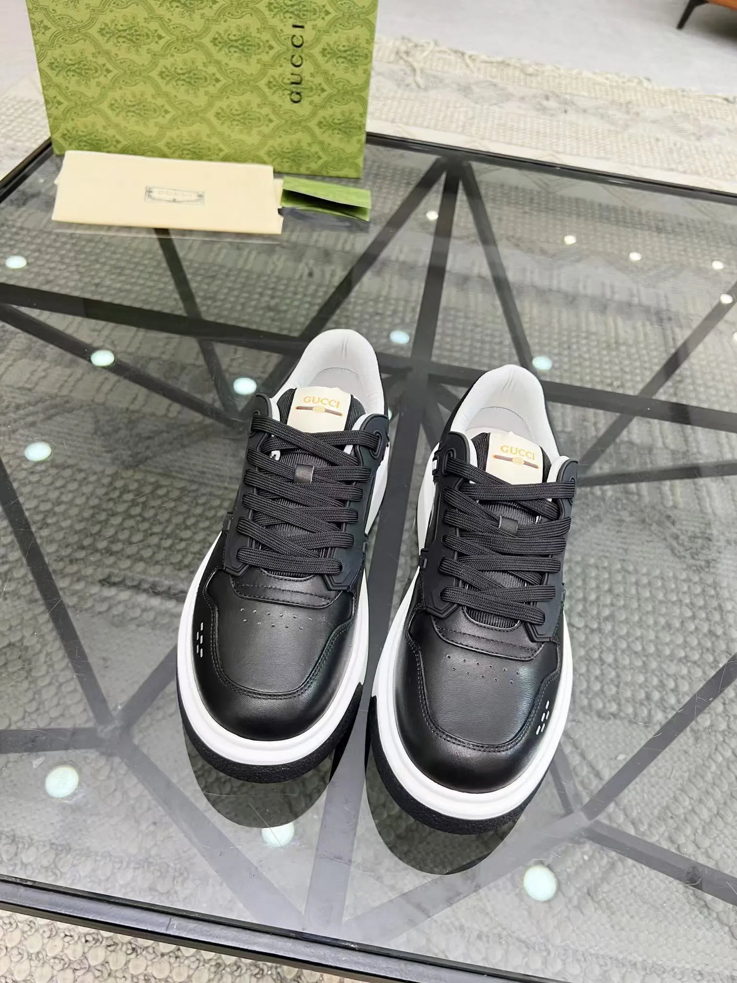 Men's Men's Shoes Men's Men's 💰460 new men's shoes GUCCI [Lightning] latest shoes shipped. Original quality, fashionable, made of special materials, sheepskin lining, brand new packaging. The foot feels super comfortable and the workmanship is impeccable. Size: 38-45